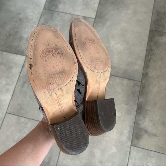 Vince Camuto Peera Gray Suede Cut Out Bootie 6.5M - Picture 9 of 11